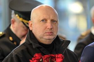 Турчинов заявил, что Россия продолжает наращивать военную мощь на границе с Украиной