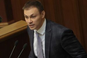 Долженков стверджує, що "переважна більшість українського суспільства розмовляє російською мовою"