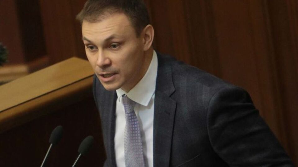 Долженков стверджує, що "переважна більшість українського суспільства розмовляє російською мовою"
