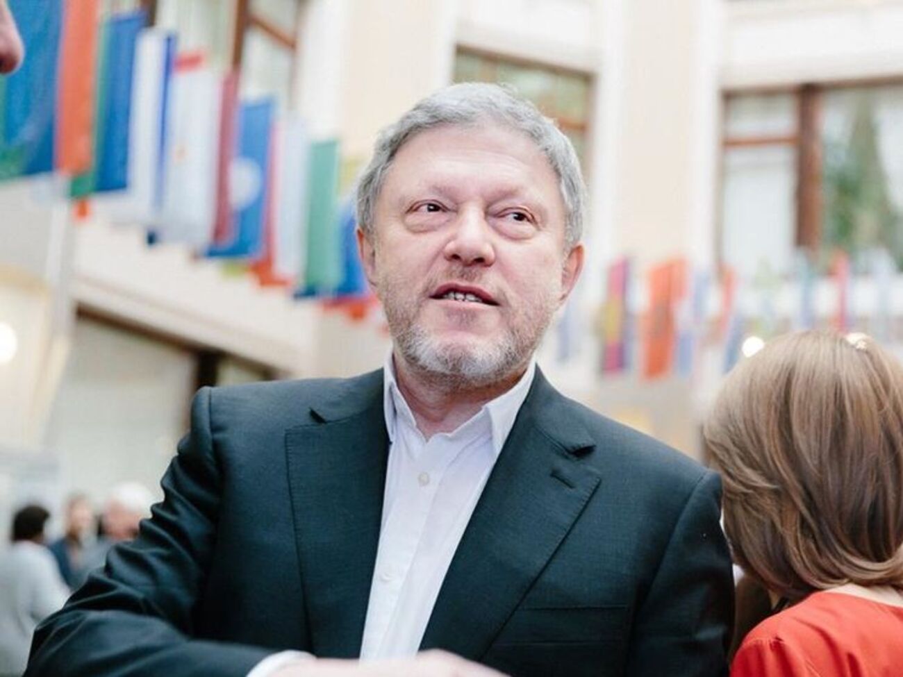 Явлинский:&nbsp;Игнорируя на глазах у всего мира международные законы и соглашения, Россия полагает, что может сама устанавливать "красные линии" для соседей