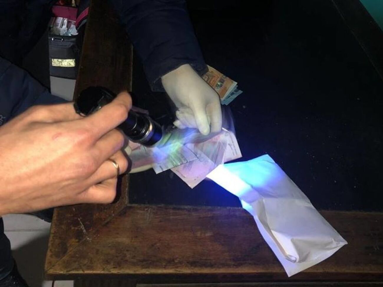 Cудья требовал от местного жителя &euro;1 тыс., сообщили в СБУ