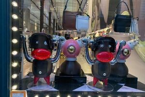 Дом Prada отказался от продажи фиугурок темных человечек
