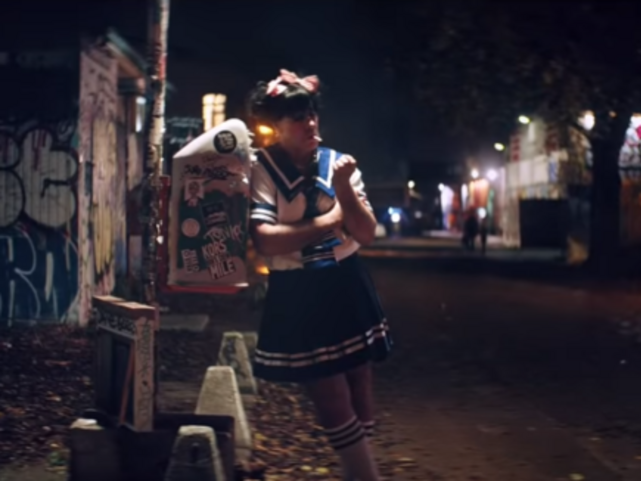 Линдеманн переоделся в девочку