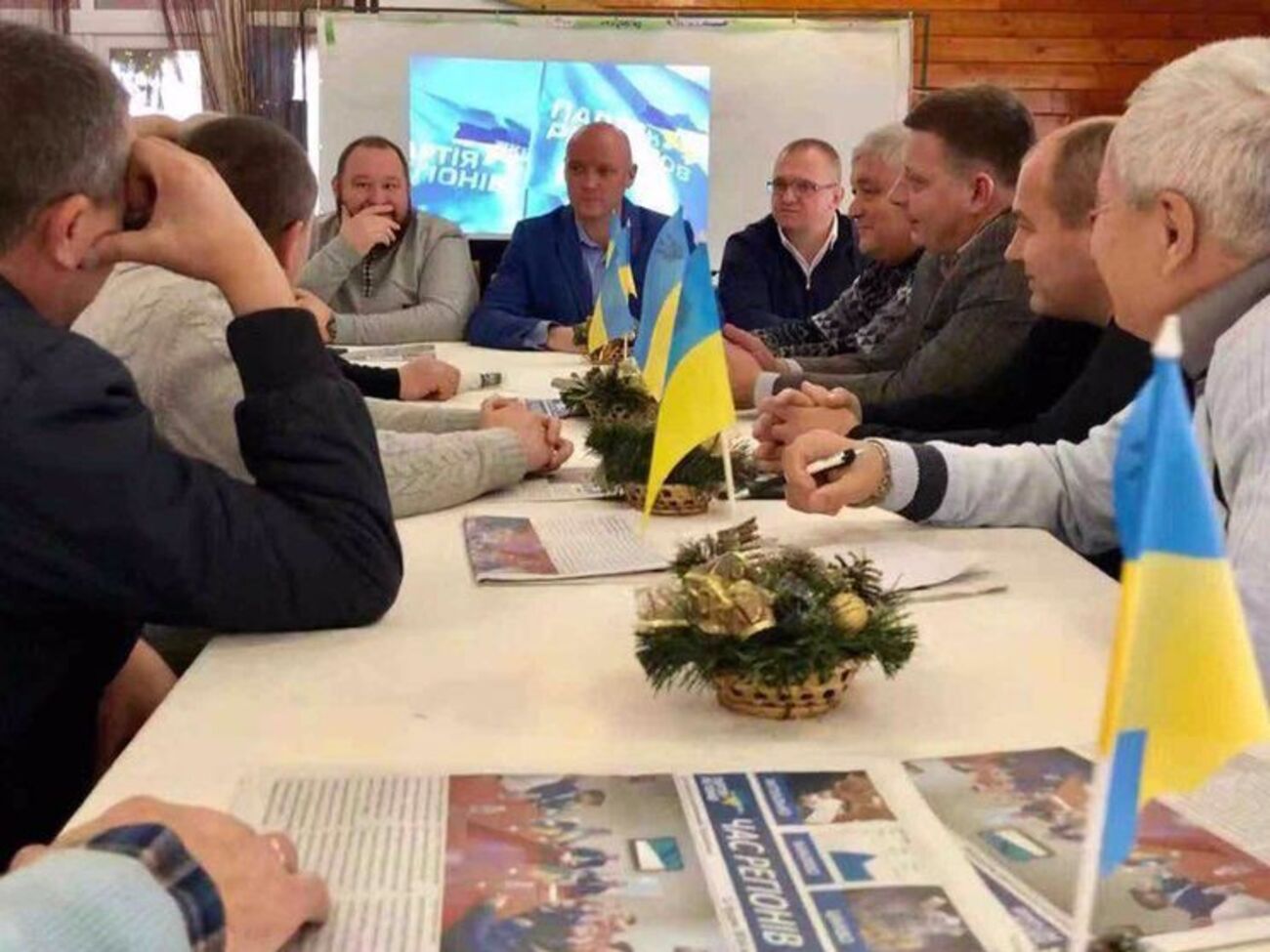 Місцеві активісти партії заявили, що тільки в цій політичній силі немає олігархів