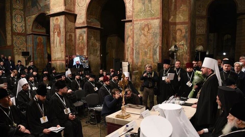 У прес-службі зазначили, що митрополит Епіфаній отримує багато привітань, зокрема по телефону, чим і скористалися прокремлівські пранкери