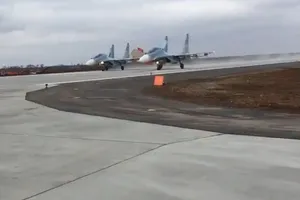 Военные самолеты приземлились на обновленную полосу аэродрома Бельбек