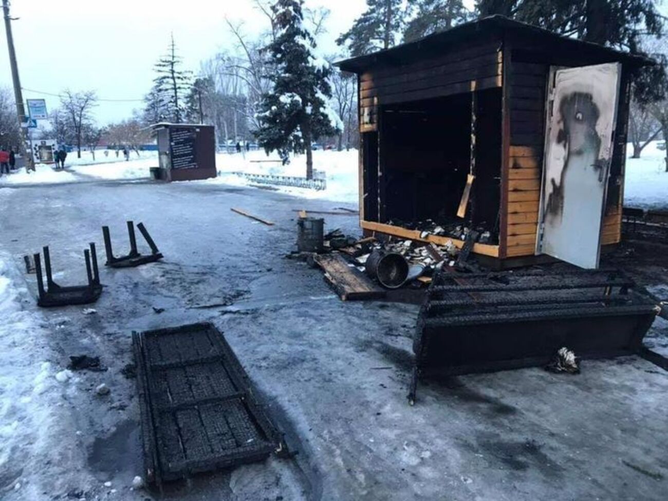 В месяц активисты раздавали при помощи домика более 3000 горячих обедов