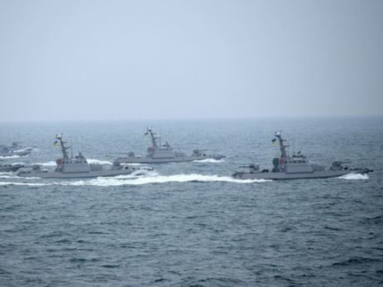 Україна збільшує корабельне угруповання в Азовському морі&