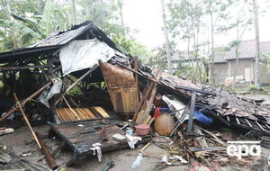 Цунами было зафиксировано в Зондском проливе, разделяющем острова Ява и Суматра. Волна могла возникнуть из-за недавнего извержения вулкана Анак-Кракатау
