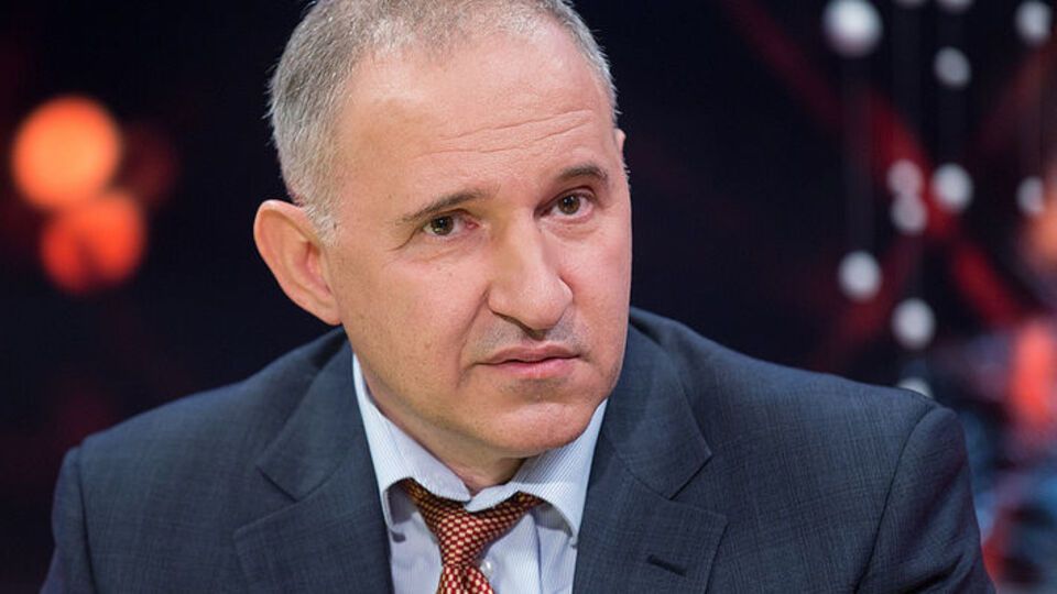 Тодуров: Крысин не мой друг, никакой симпатии к этому человеку я не испытываю. Считаю, что осужден он по закону и заслуженно получил свой срок. Вот и все