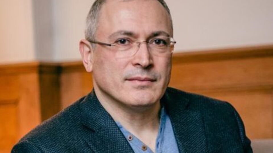 Ходорковский: Версия о том, что в убийстве виновна местная группировка, которая случайно ограбила журналистов, должна быть забыта