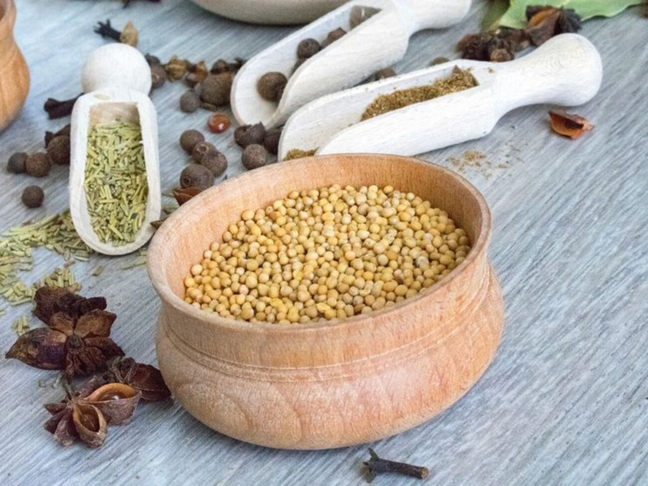 Залежно від сорту гірчиця буває більш або менш гострою