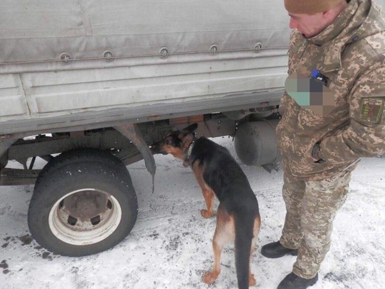 Мужчина спрятал в машине 28 граммов тротила