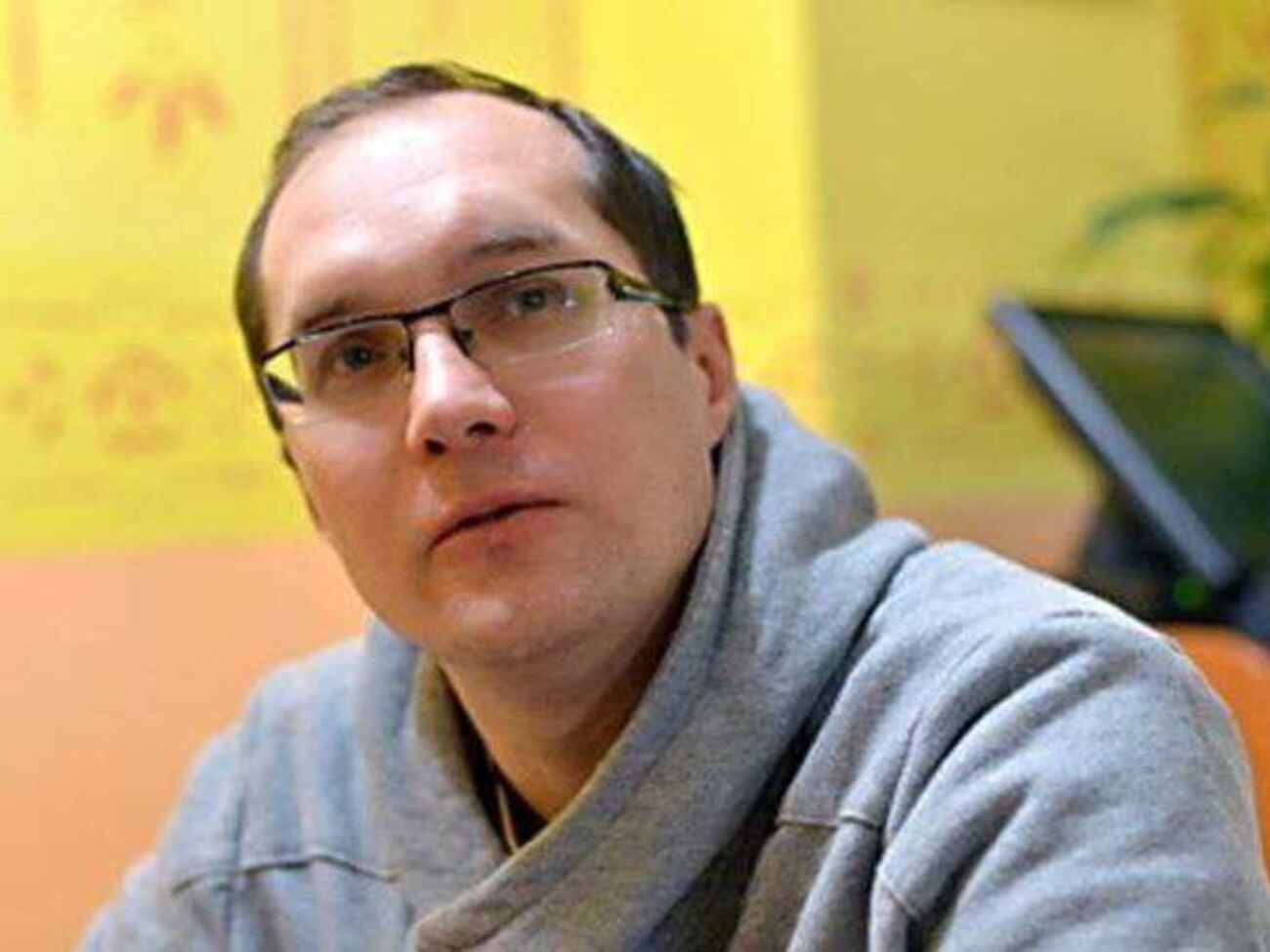 Можно ли не заметить, что в доме на четыре этажа больше положенного? Конечно, если квартиры там предоставлены людям, отвечающим за ввод в эксплуатацию