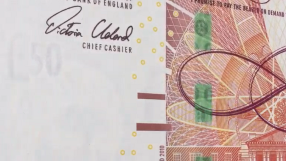 Паперову купюру у 50 фунтів замінять пластиковою