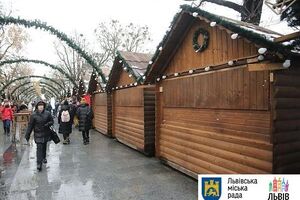 22 грудня у Львові на різдвяному ярмарку загорівся торговий павільйон, постраждало п'ятеро осіб