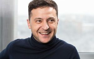 Владимир Зеленский: В принципе, все у меня есть. Очень хочется, чтоб еще и вокруг так было классно. Нельзя быть счастливым среди людей, которым очень плохо. Не получится. Не будешь