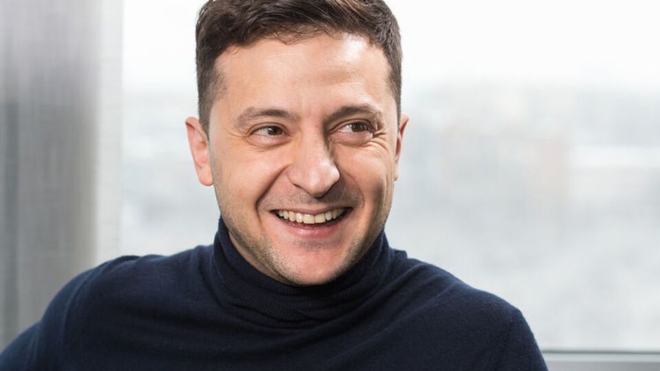 Владимир Зеленский: В принципе, все у меня есть. Очень хочется, чтоб еще и вокруг так было классно. Нельзя быть счастливым среди людей, которым очень плохо. Не получится. Не будешь