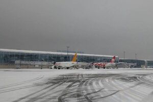 Непогода частично парализовала работу львовского аэропорта