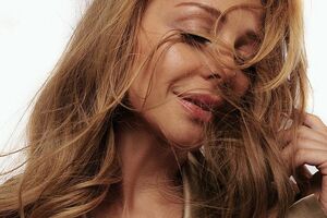 Тіна Кароль засвітила бюст