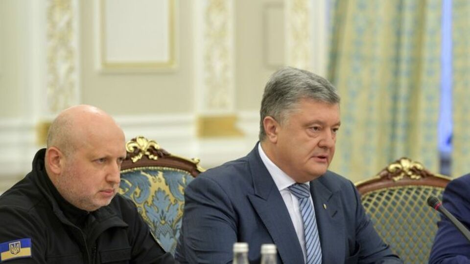 Порошенко сообщил, что депутатов Госдумы от "Единой России" и ЛДПР Украина внесет в санкционный список