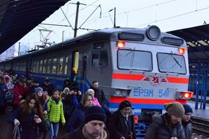 Компанія призначила додаткові поїзди на 27 грудня