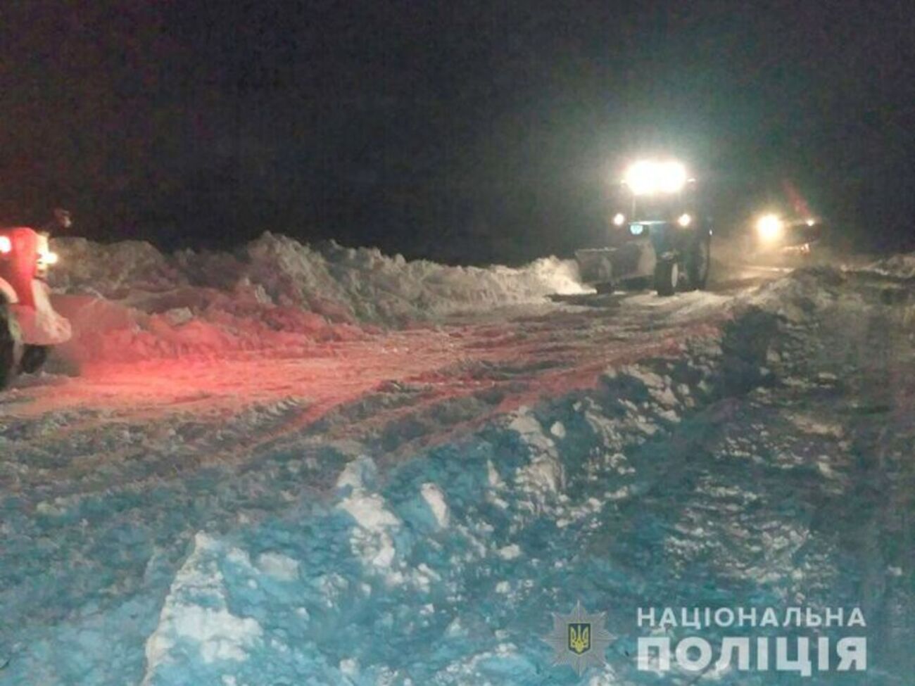 Спасателям удалось отбуксировать около 150 машин