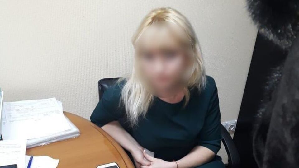 Жінку спіймали на хабарі 26 грудня