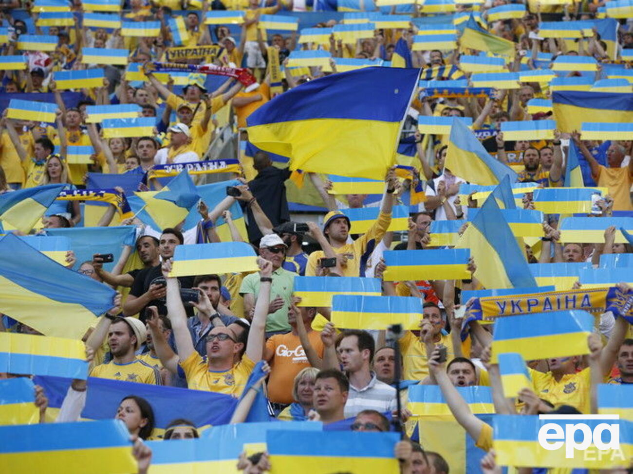 За підсумками жеребкування відбірного раунду Євро 2020 Україна потрапила у групу В і дістала в суперники Португалію, Сербію, Литву і Люксембург