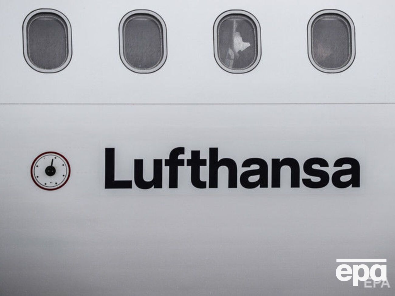 У Lufthansa відповіли на звинувачення в тому, що компанія винна в інциденті з літаком, на борту якого була Меркель