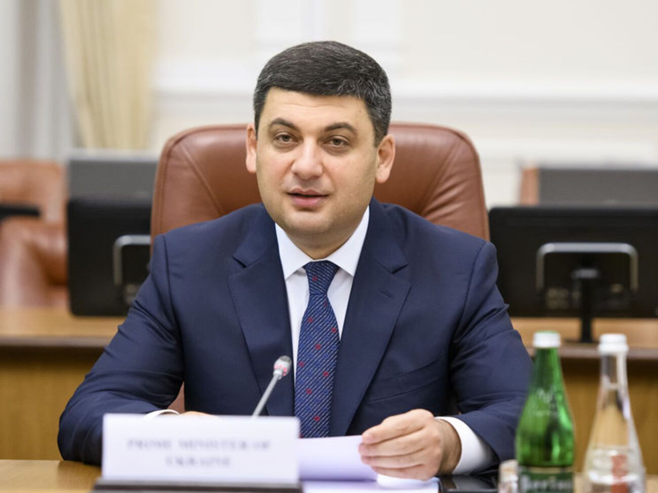 Гройсман нагадав, що минулого року прогнозував підвищення середньої зарплати в країні до 10 тис. грн