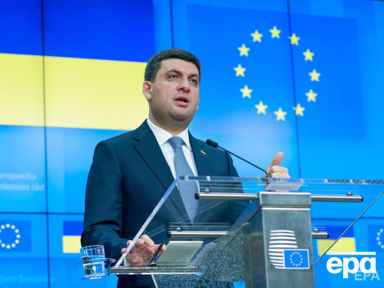 Гройсман:&nbsp;Санкции налагаются на конкретных субъектов, имеющих те или иные признаки взаимодействия с российским режимом