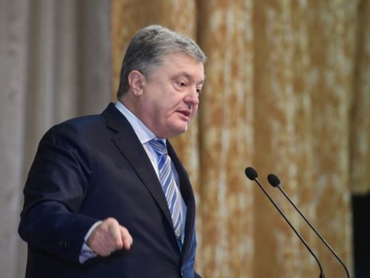 У прес-службі зазначили, що Порошенко знав про складні житлові умови сімей двох військовослужбовців