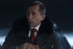 В ролике похожий на Путина актер берет котенка на руки и говорит: "Принесите молочка"