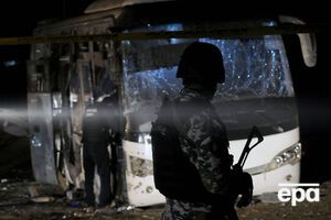 В автобусе ехали туристы из Вьетнама