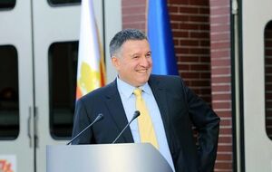 Аваков отметил, что дела против него в России открывают "в силу политической целесообразности с точки зрения путинского режима"