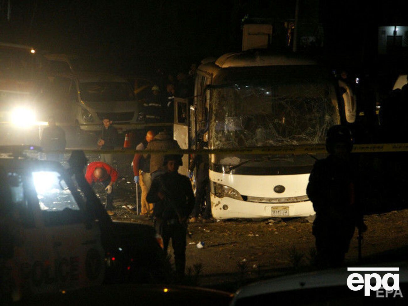 Автобус підірвали у передмісті Каїра