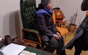 Руководителя организации задержали во время получения всей суммы