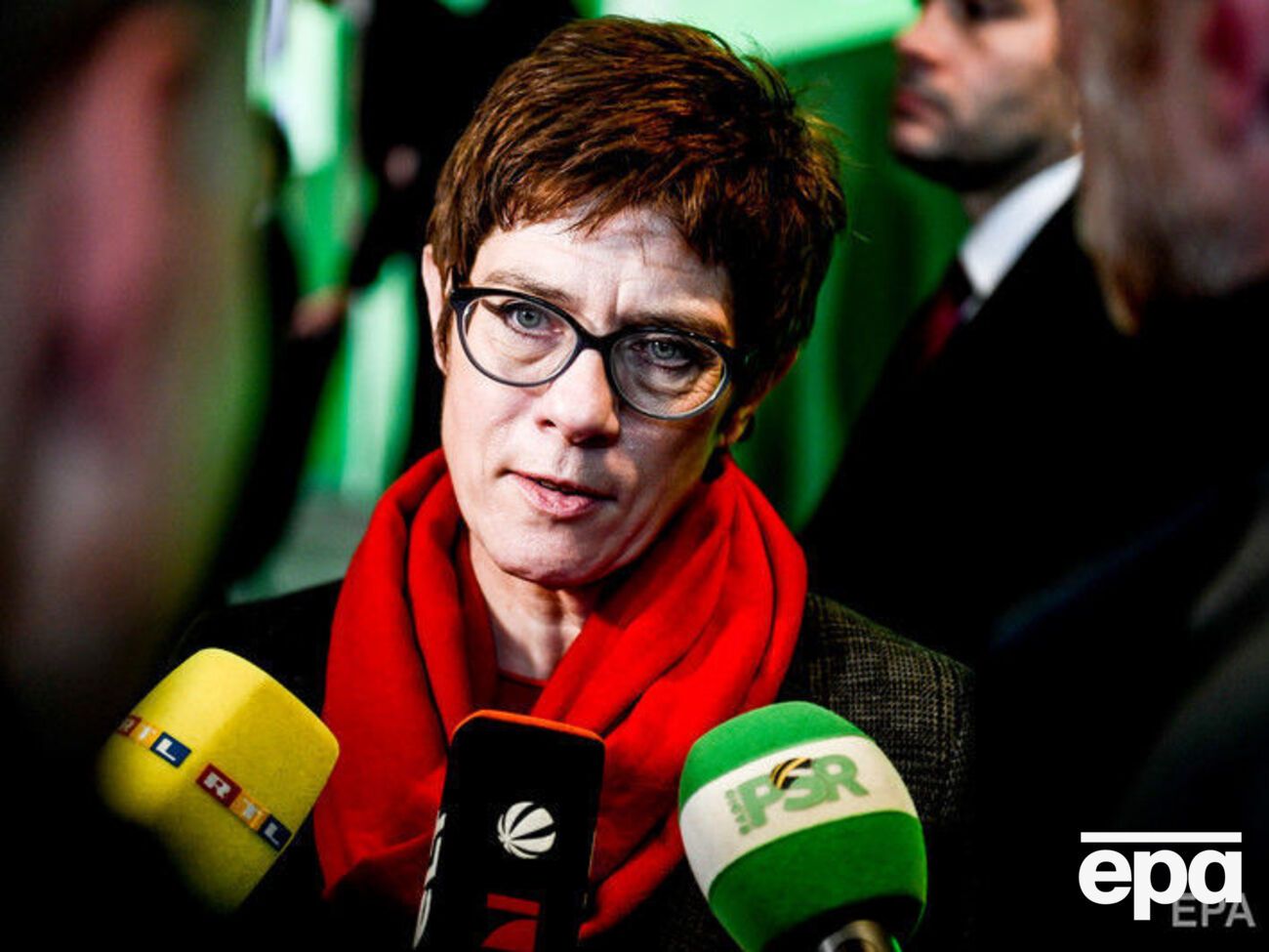 Крамп-Карренбауер нагадала, що Росія постачала Німеччині газ навіть у часи холодної війни