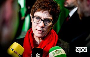 Крамп-Карренбауер нагадала, що Росія постачала Німеччині газ навіть у часи холодної війни