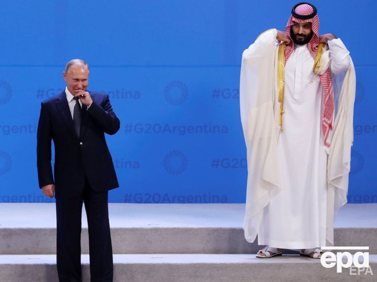 ЗМІ назвали рукостискання Путіна та ібн Салмана "Дай п'ять, бро!"