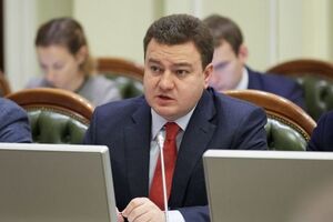 Виктор Бондарь: Эта компания сегодня грабит украинцев, а себе выписывает заработные платы и премии самые высокие в Европе