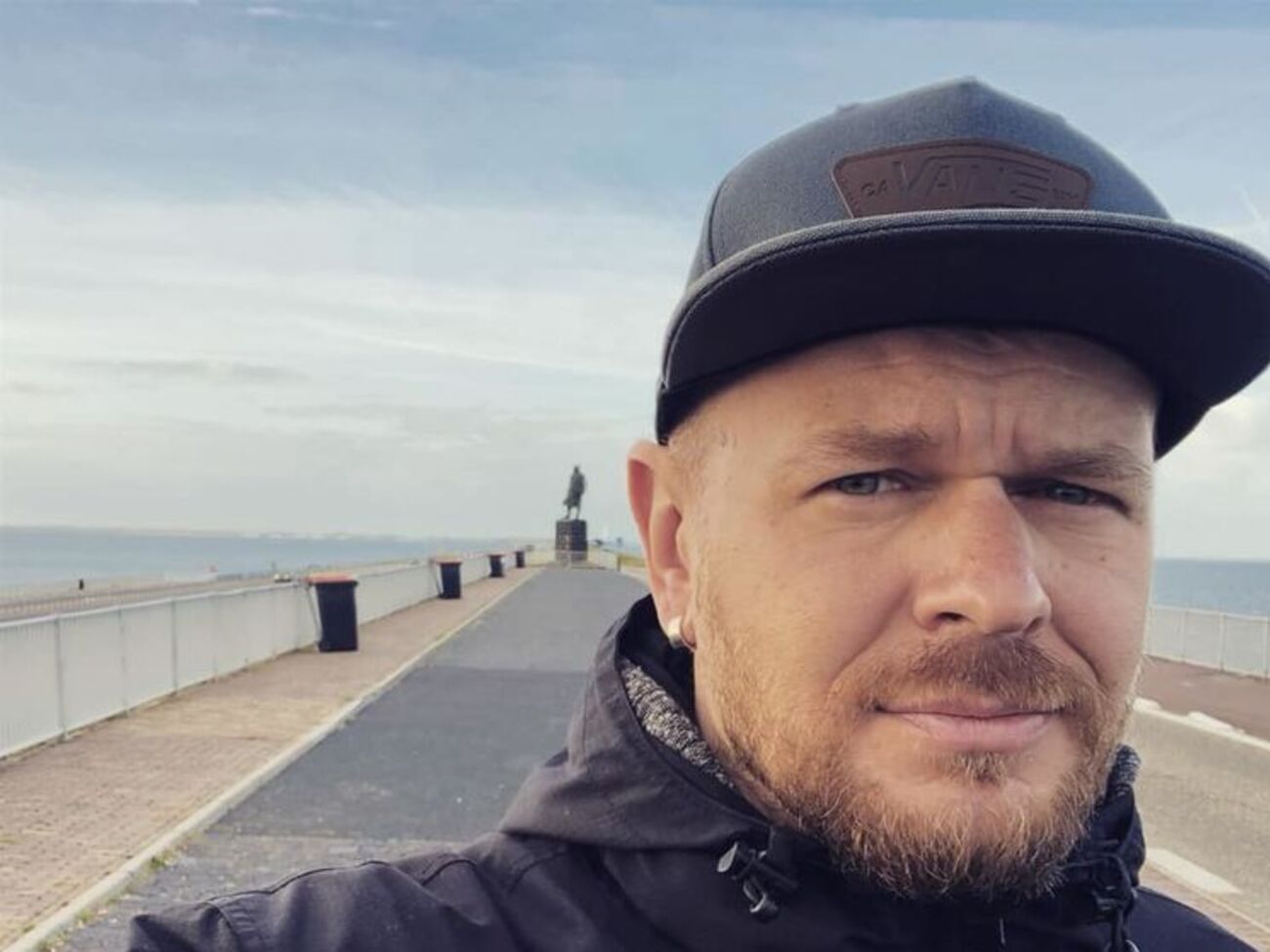 Положинський:  В альбомі є як старі пісні, які виношували роками, так і зовсім свіжі, які виникли безпосередньо в процесі роботи