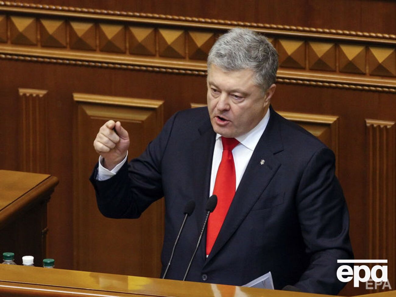 Порошенко внес в парламент законопроект о разрыве договора с РФ