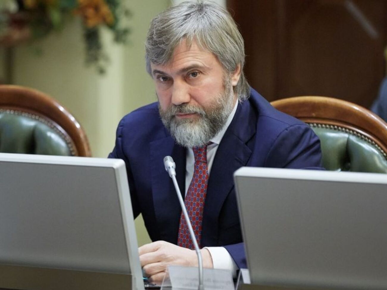 Вадим Новинский:&nbsp;В последние недели мы наблюдаем огромное давление, которое оказывают представители правоохранительных органов на УПЦ