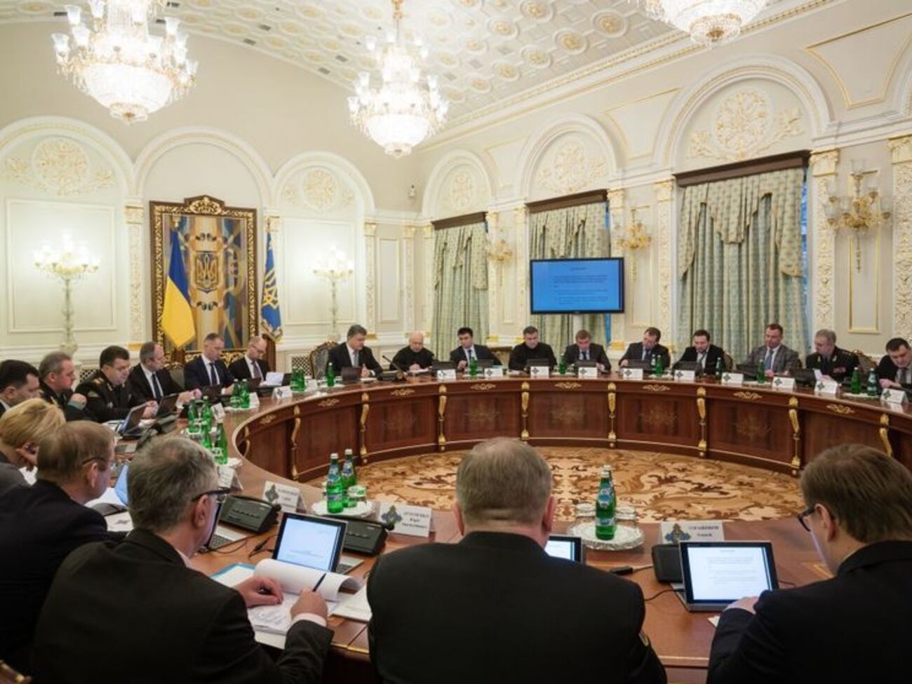 Суд надав правоохоронцям, які мають допуск до держтаємниці, тимчасовий доступ із можливістю вилучення рішення РНБО й указу президента про перехід кораблів ВМС України з Чорного в Азовське море