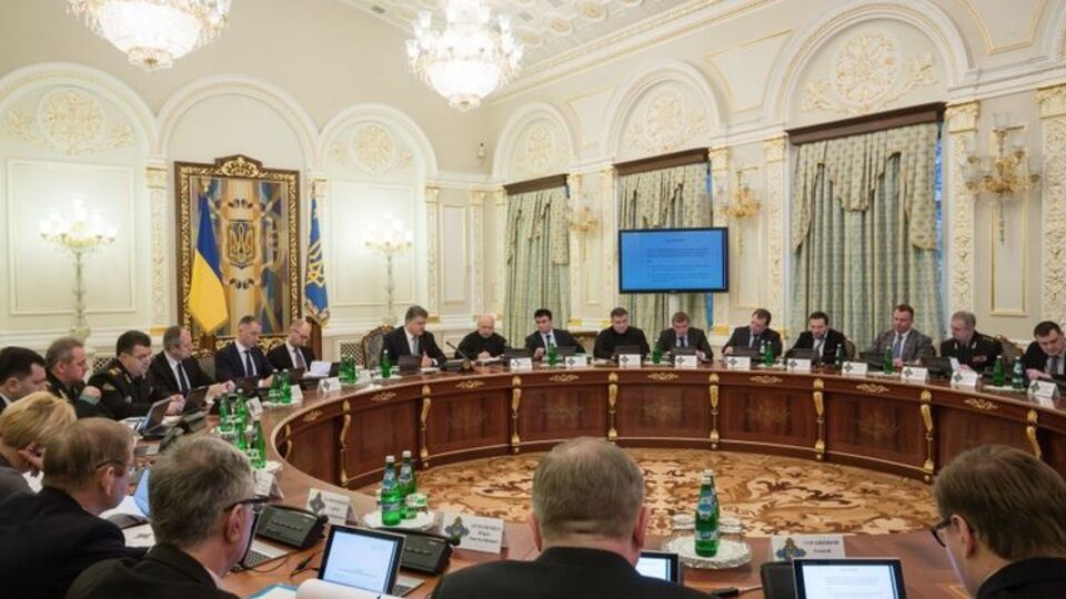 Суд надав правоохоронцям, які мають допуск до держтаємниці, тимчасовий доступ із можливістю вилучення рішення РНБО й указу президента про перехід кораблів ВМС України з Чорного в Азовське море