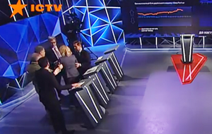 Денисовой помогли пройти за кулисы