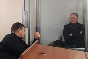 Ефремов (справа) более двух лет находится под стражей