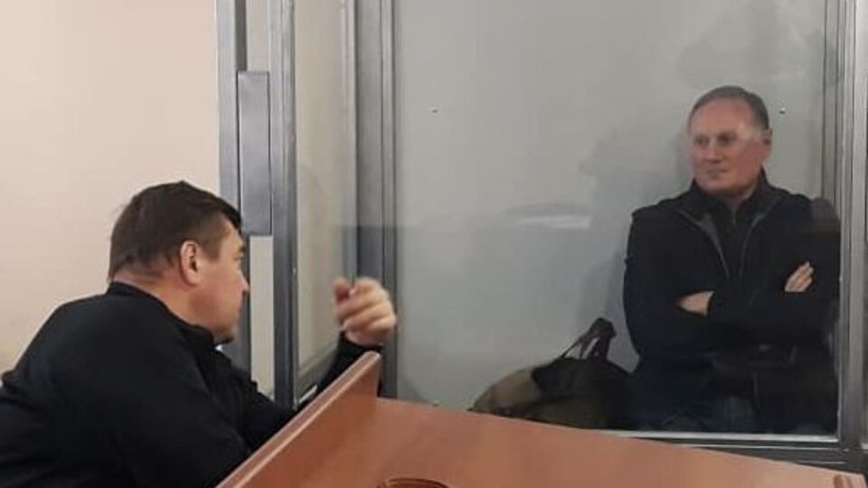 Єфремов (праворуч) понад два роки перебуває під вартою